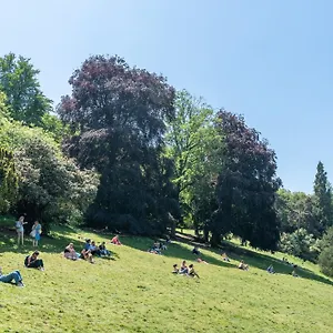 Apartment Nets - Buttes Chaumont C, Paris